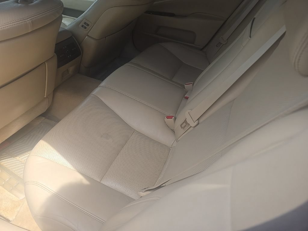 Used 2012 Lexus LS 460 AWD w/ Comfort Pkg image 12