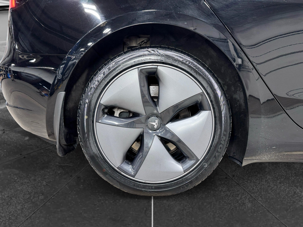 Used 2022 Tesla Model 3 Long Range AWD/4WD image 10
