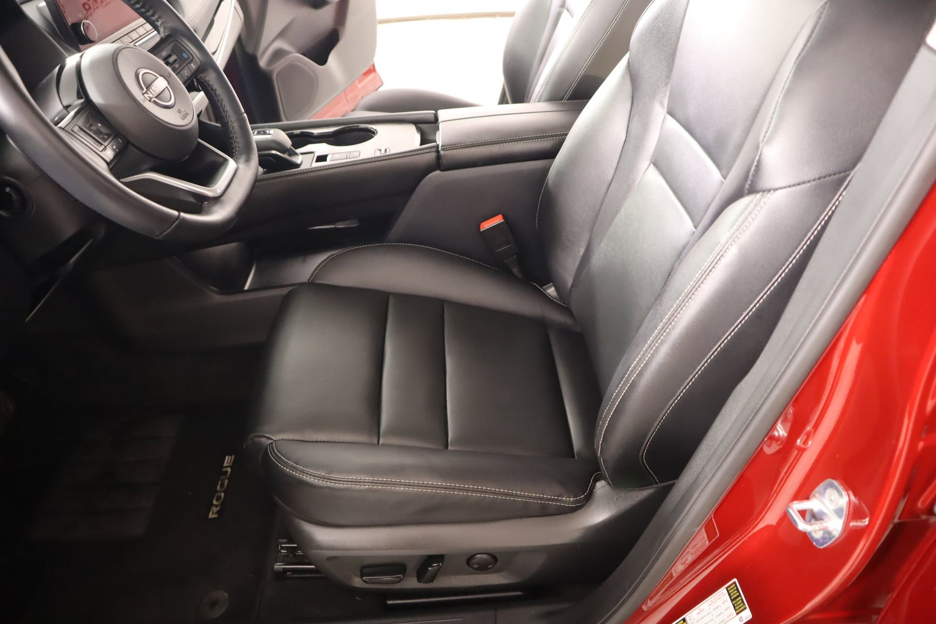 Used 2023 Nissan Rogue SL w/ SL Premium Package image 12