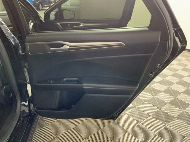 Used 2017 Ford Fusion SE w/ Equipment Group 202A FWD image 28