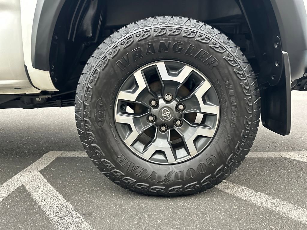 Certified 2022 Toyota Tacoma TRD Off-Road image 27
