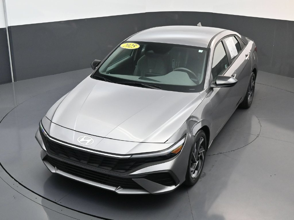 Used 2025 Hyundai Elantra Sport FWD image 21