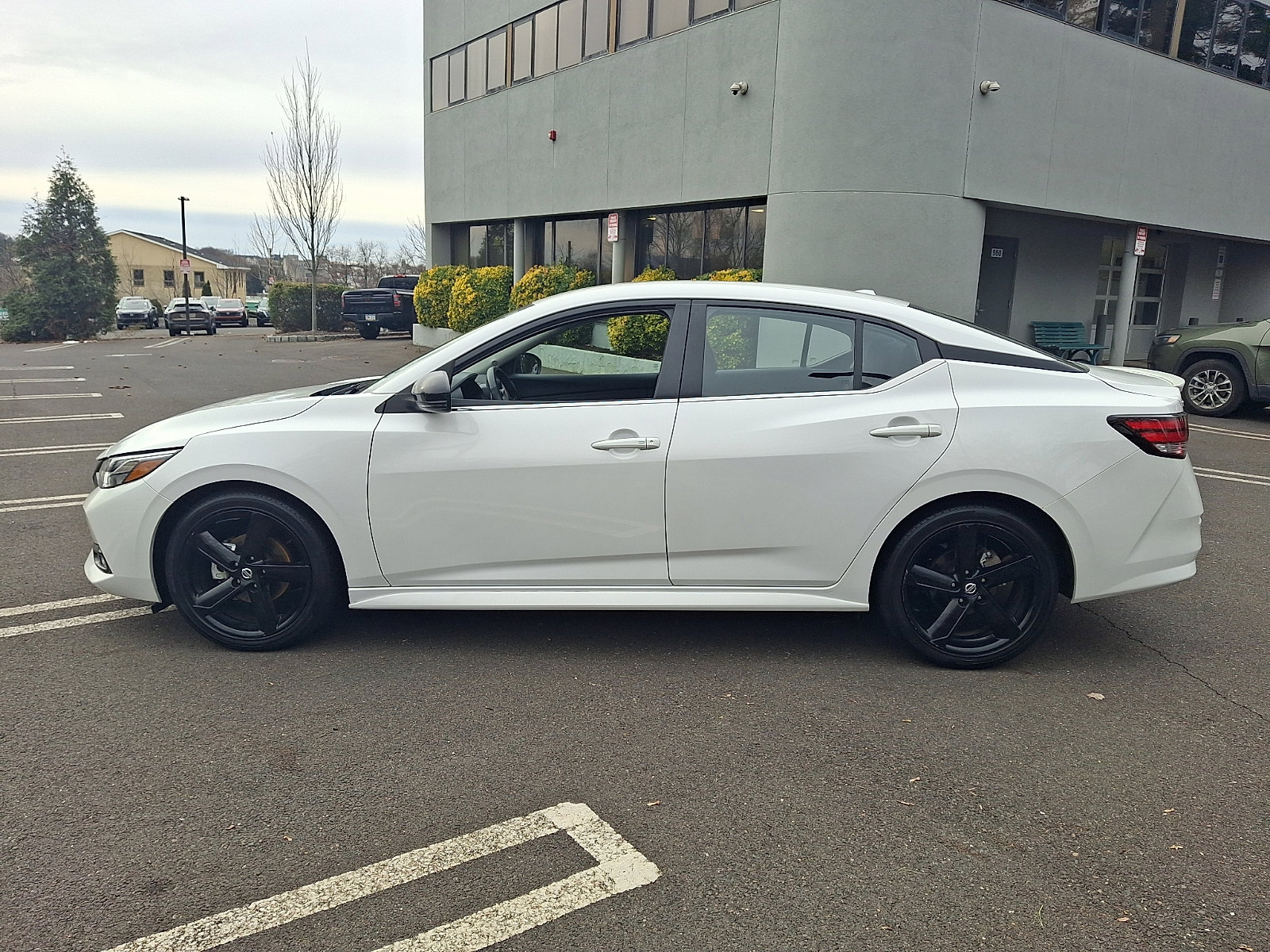 Certified 2023 Nissan Sentra SR w/ Electronics Package image 4