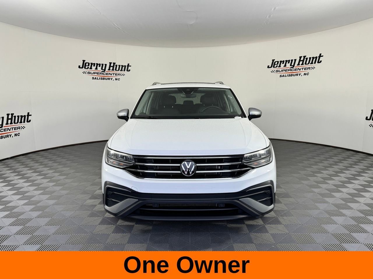 Used 2024 Volkswagen Tiguan Wolfsburg Edition image 5