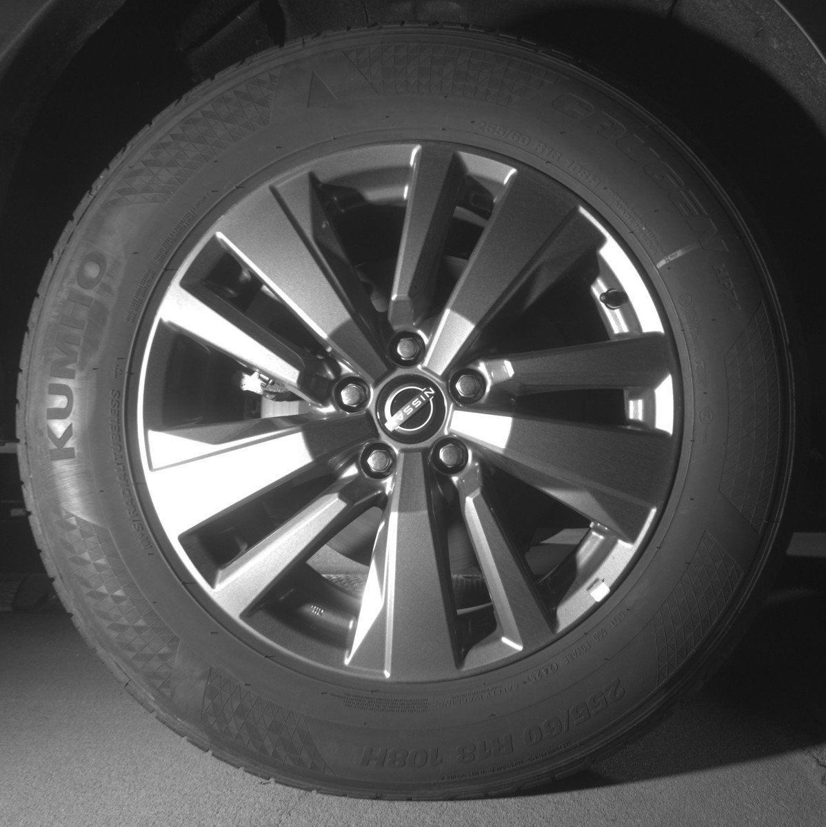 Used 2025 Nissan Pathfinder SV FWD image 15