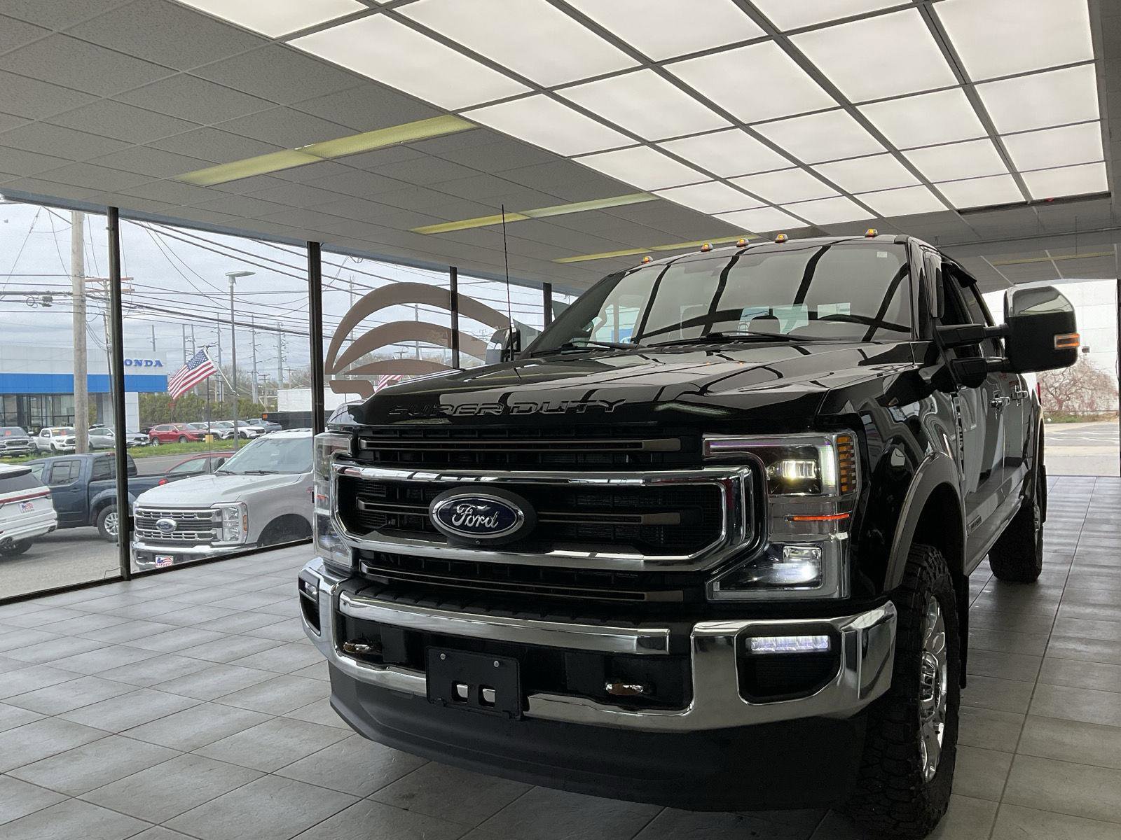 Used 2022 Ford F250 King Ranch w/ King Ranch Ultimate Package AWD/4WD image 3
