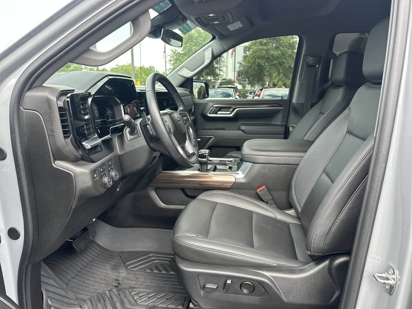 Used 2024 Chevrolet Silverado 1500 RST w/ Convenience Package II AWD/4WD image 16