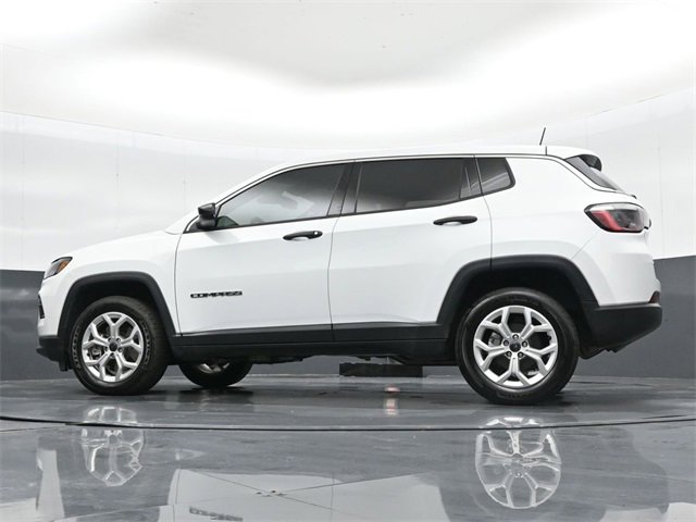 Used 2025 Jeep Compass Sport image 38