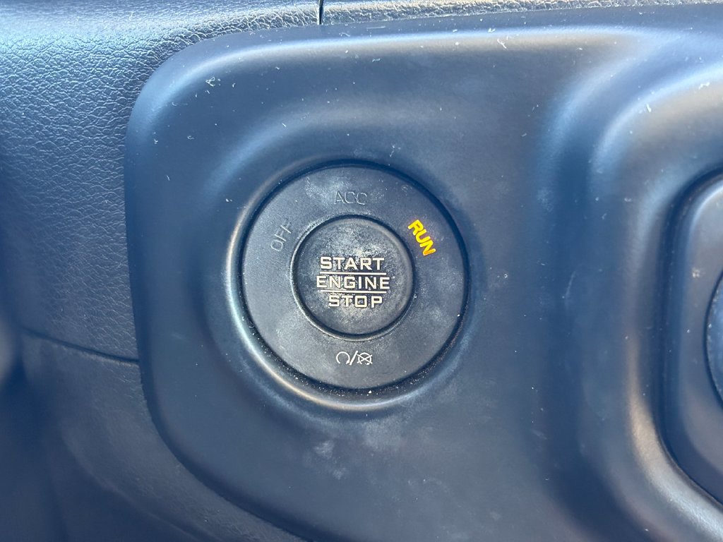 Used 2022 Jeep Wrangler Unlimited Sahara AWD/4WD image 28
