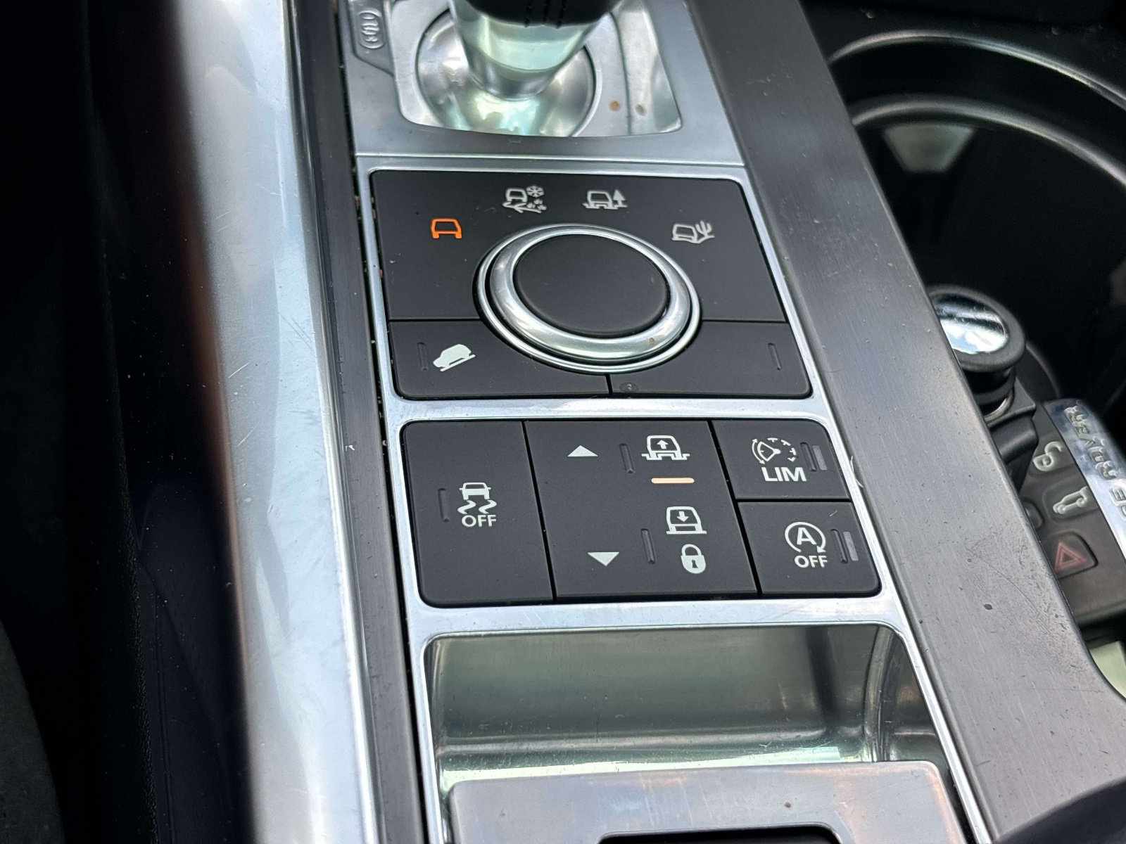 Used 2017 Land Rover Range Rover Sport SE AWD/4WD image 22