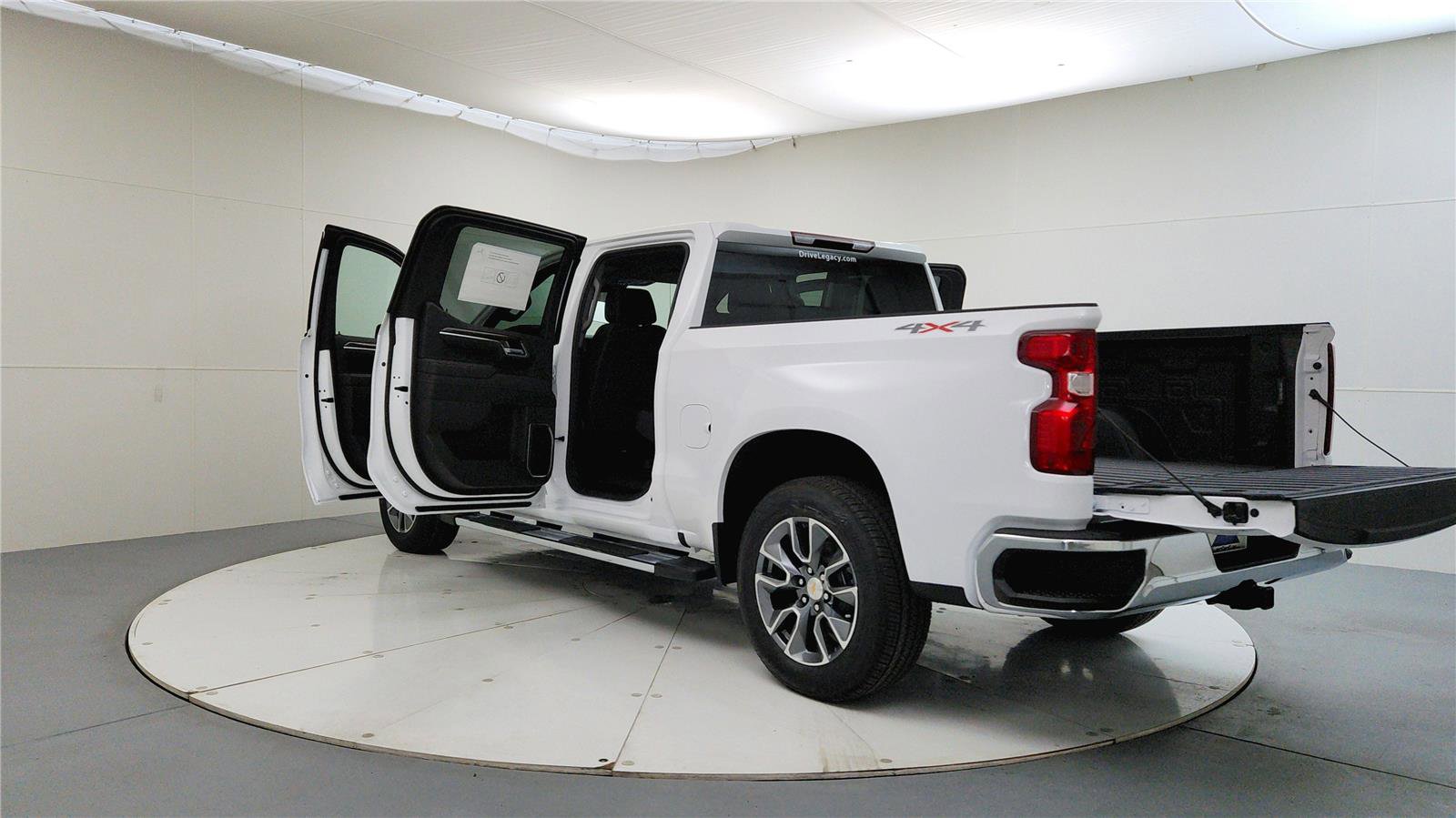 Used 2026 Chevrolet Silverado 1500 LT w/ Protection Package AWD/4WD image 11
