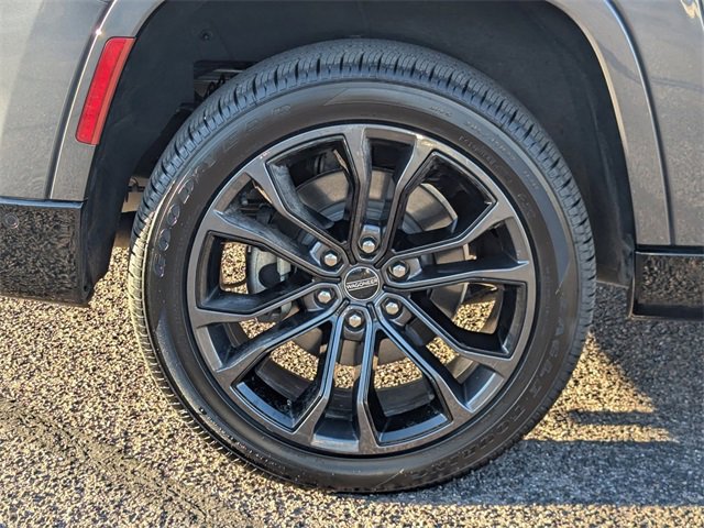 Used 2024 Jeep Grand Wagoneer L Series II w/ Quick Order Packagew 28T image 9