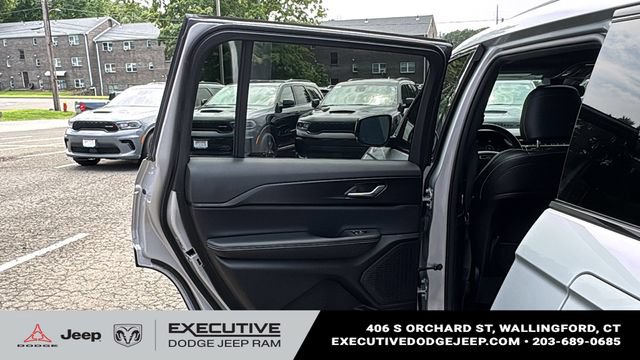 Used 2023 Jeep Grand Cherokee L Laredo AWD/4WD image 22