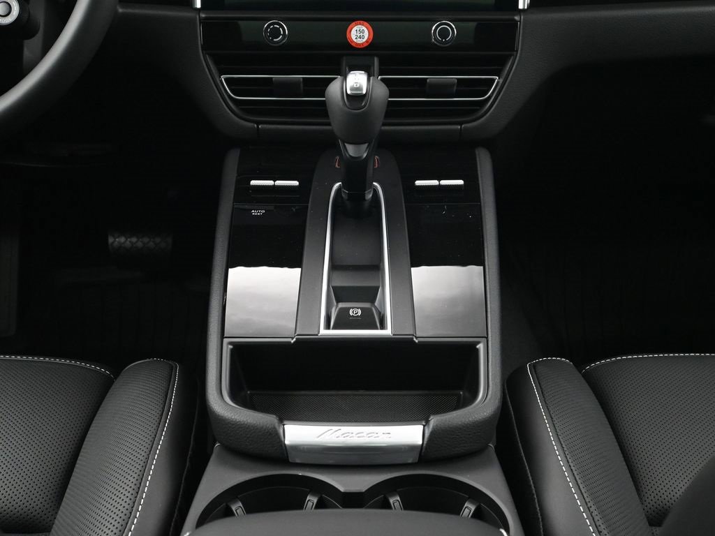 Certified 2026 Porsche Macan S image 10