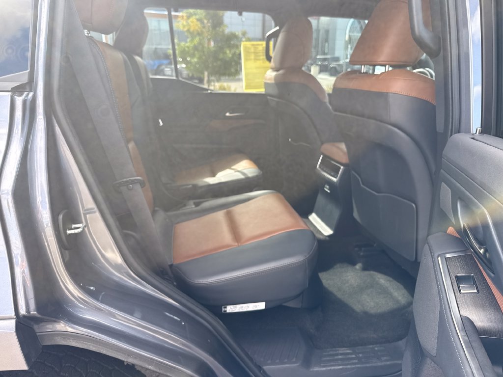 Used 2024 Lexus GX 550 w/ Cold Area Package AWD/4WD image 34