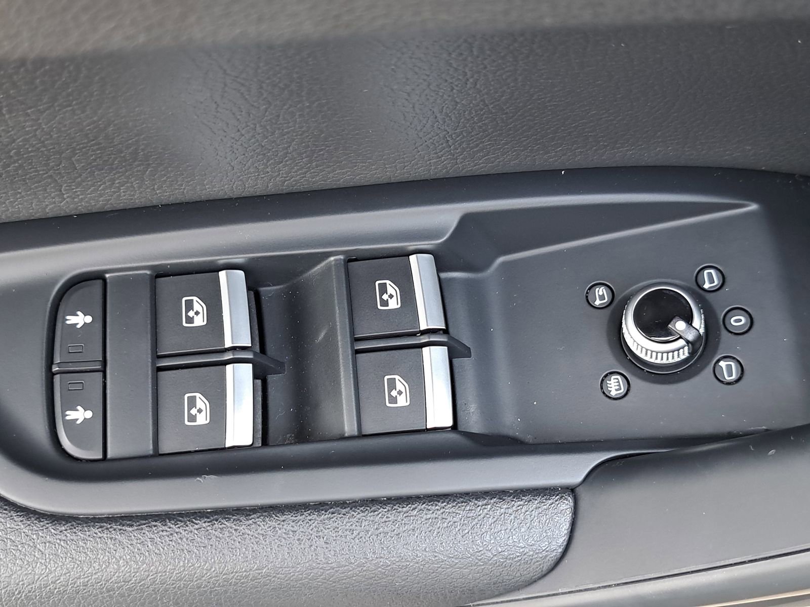 Used 2020 Audi Q5 2.0T Premium w/ Convenience Package image 30