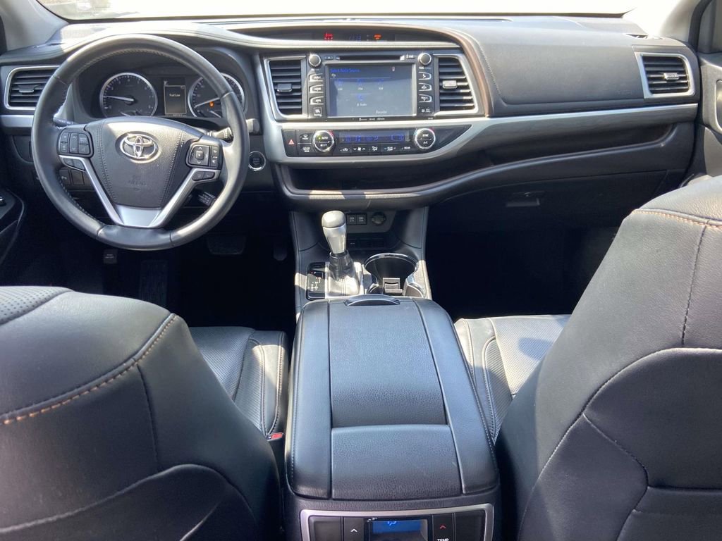 Used 2018 Toyota Highlander Limited FWD image 14