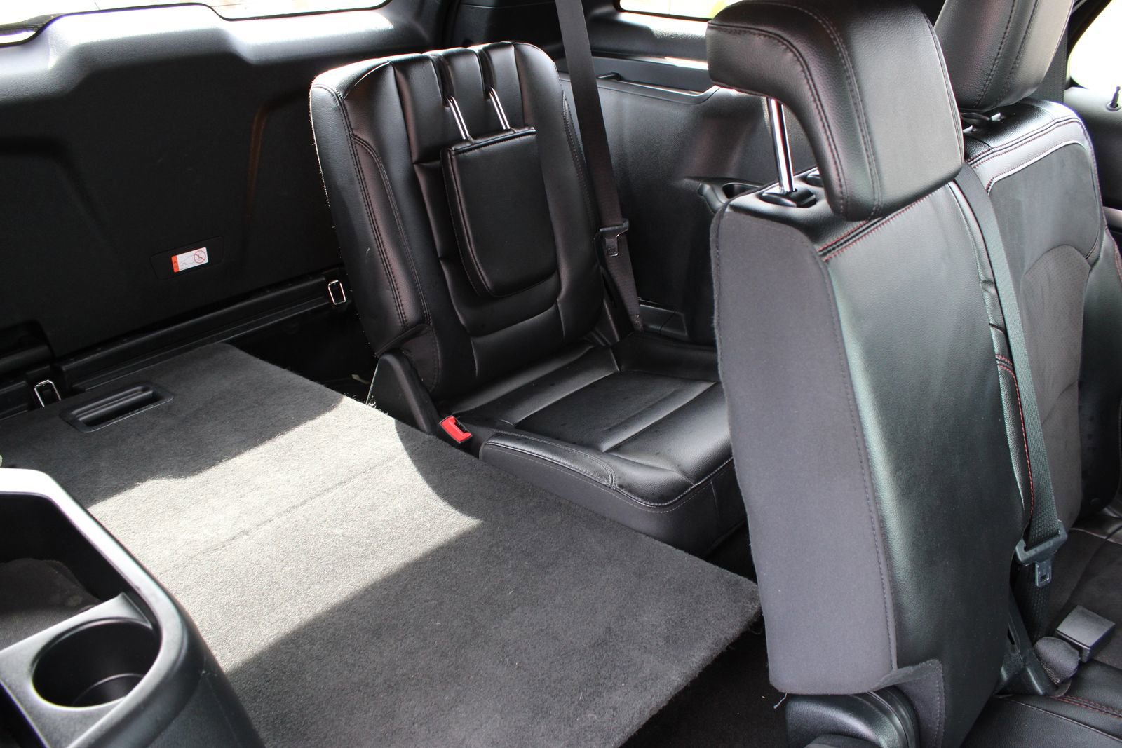 Used 2018 Ford Explorer XLT w/ Equipment Group 202A image 24