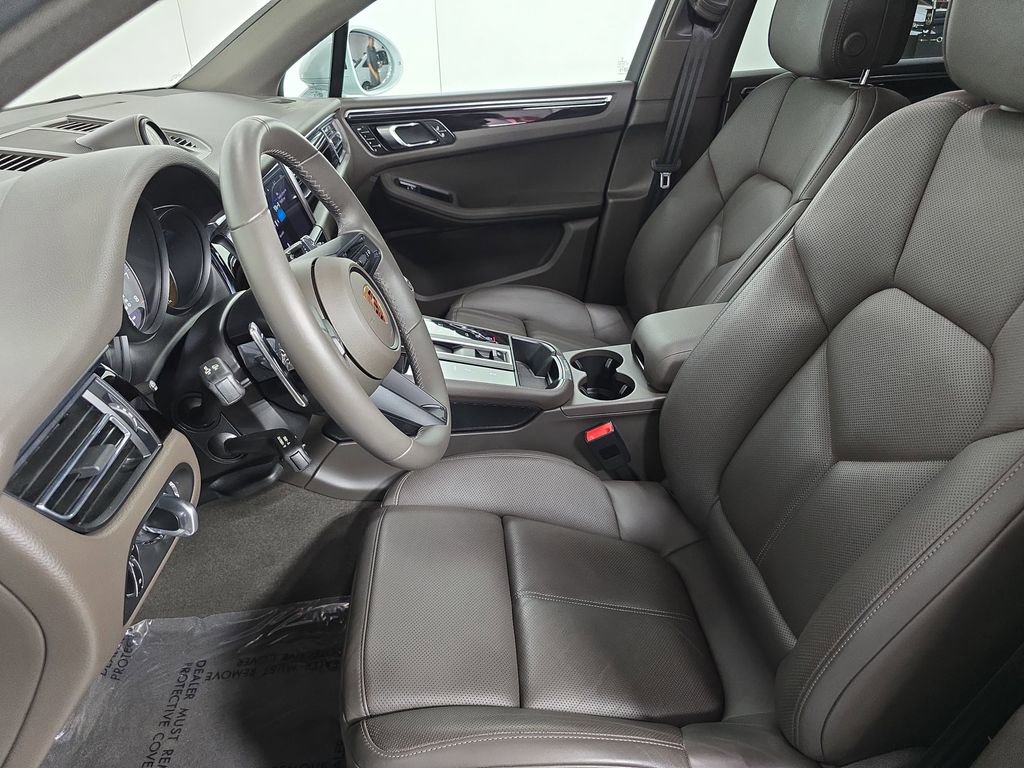 Certified 2024 Porsche Macan S image 5
