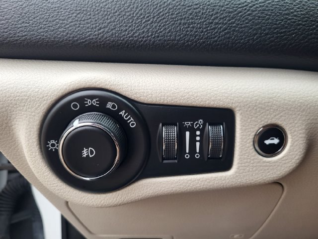 Used 2016 Chrysler 200 C w/ Premium Group AWD/4WD image 23
