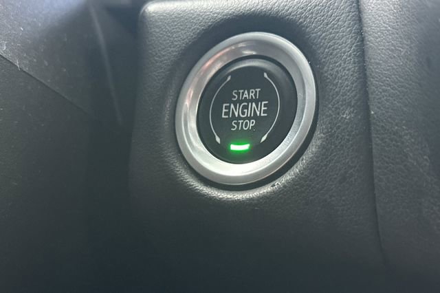 Used 2023 Chevrolet Suburban LT image 30