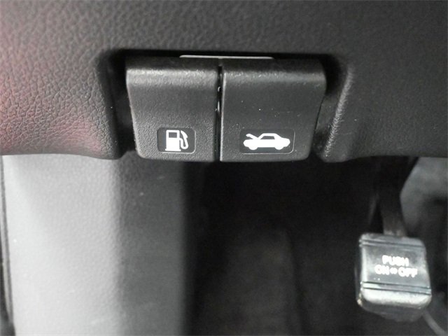 Used 2018 Nissan Rogue Sport SL image 19