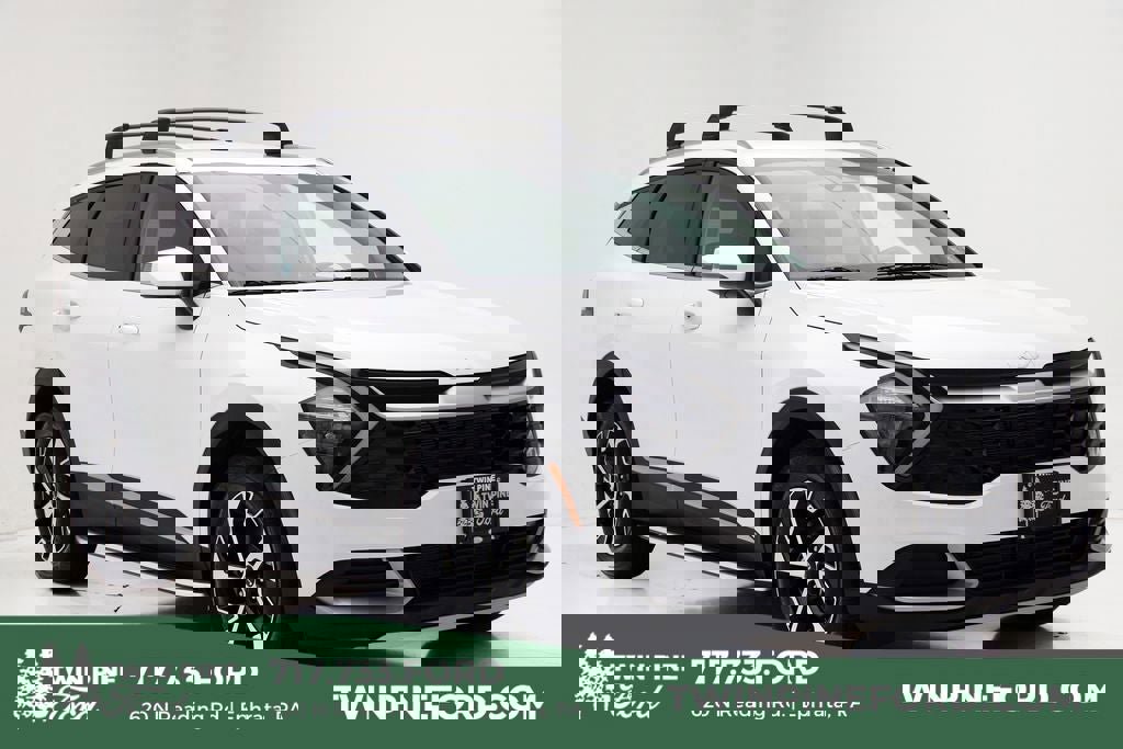 Used 2023 Kia Sportage EX image 1