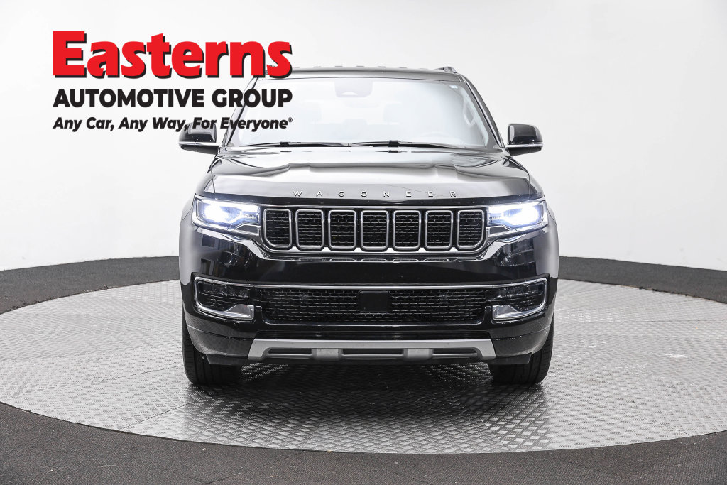 Used 2024 Jeep Wagoneer L Series II w/ Flexible Seating Group RWD image 4