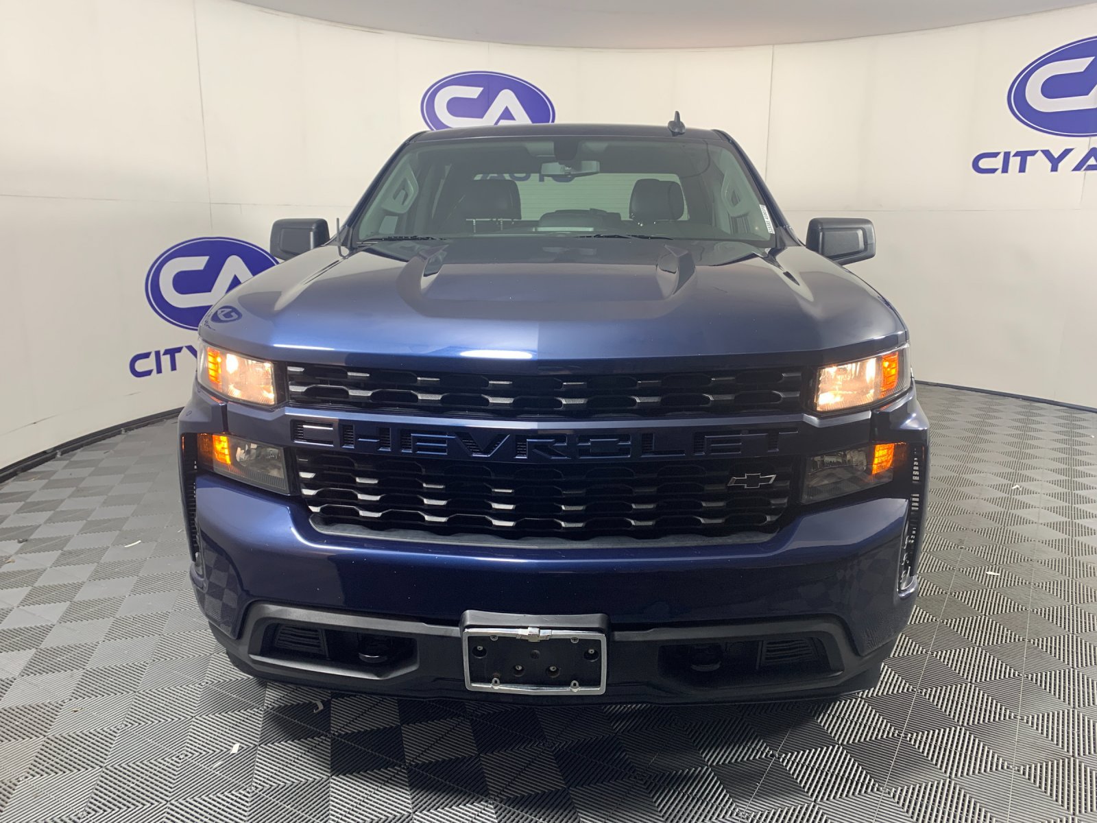 Used 2022 Chevrolet Silverado 1500 Custom w/ LPO, Dark Essentials Package RWD image 9