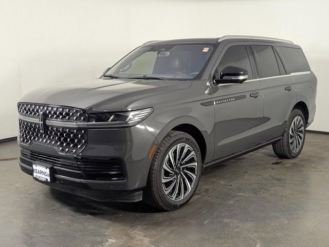 Used 2025 Lincoln Navigator Black Label image 4