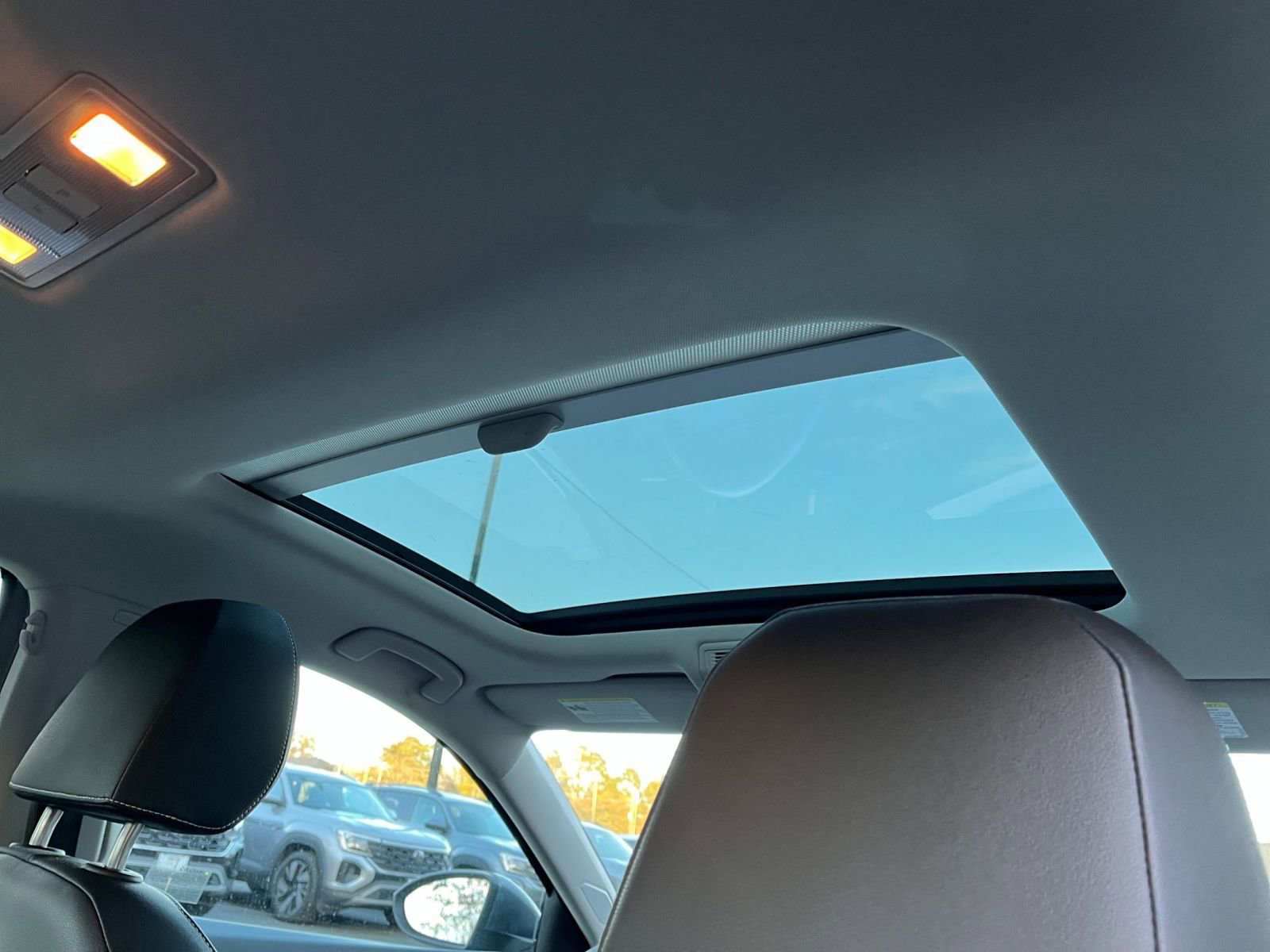 Used 2025 Volkswagen Jetta SE image 28