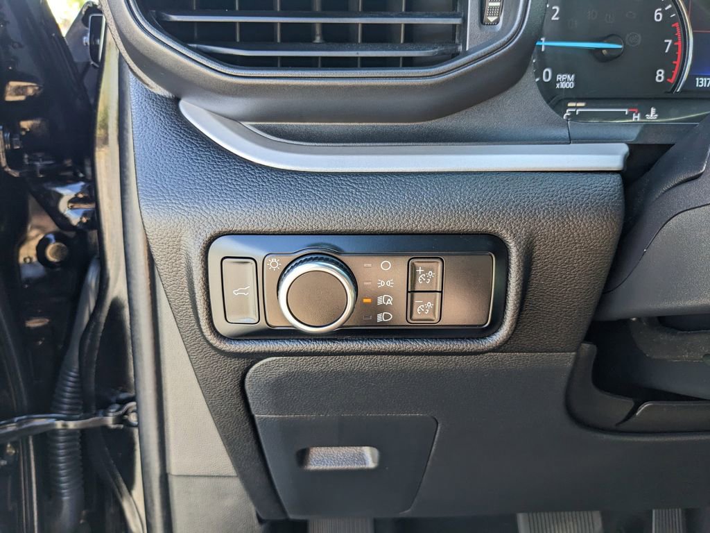 Used 2024 Ford Explorer XLT image 28