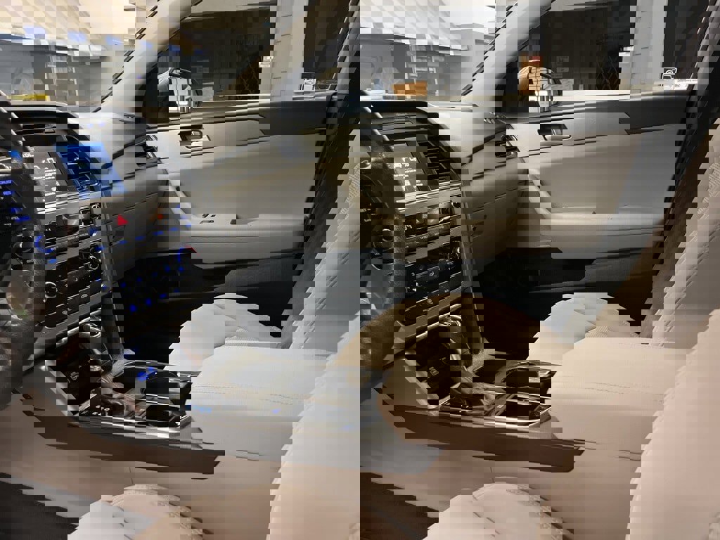 Used 2016 Hyundai Sonata SE w/ Cargo Package image 12