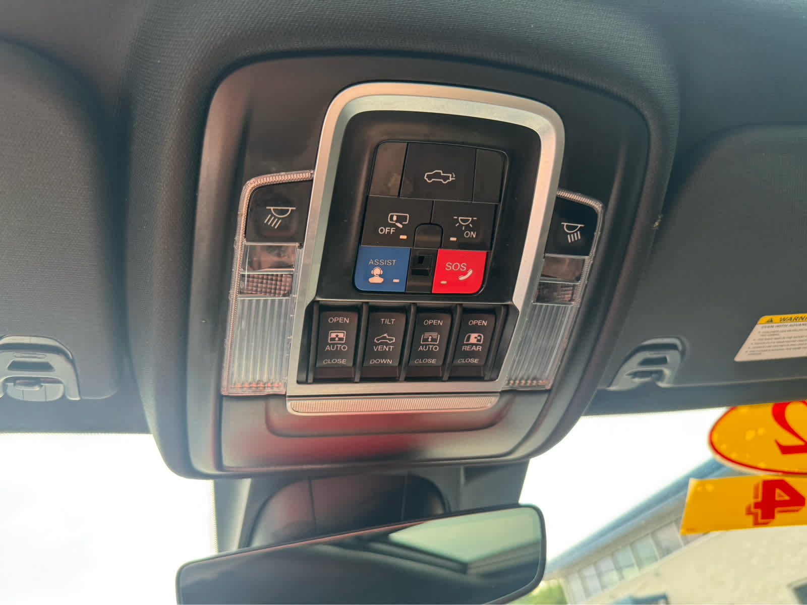 Used 2022 RAM 1500 Laramie AWD/4WD image 32