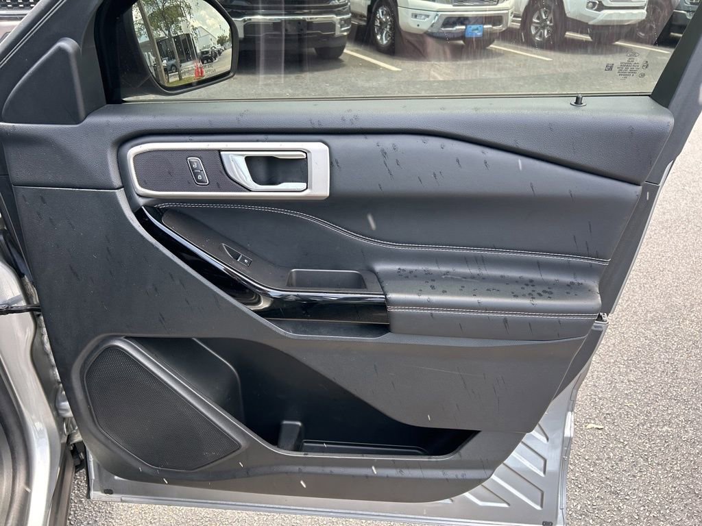 Used 2023 Ford Explorer ST image 38