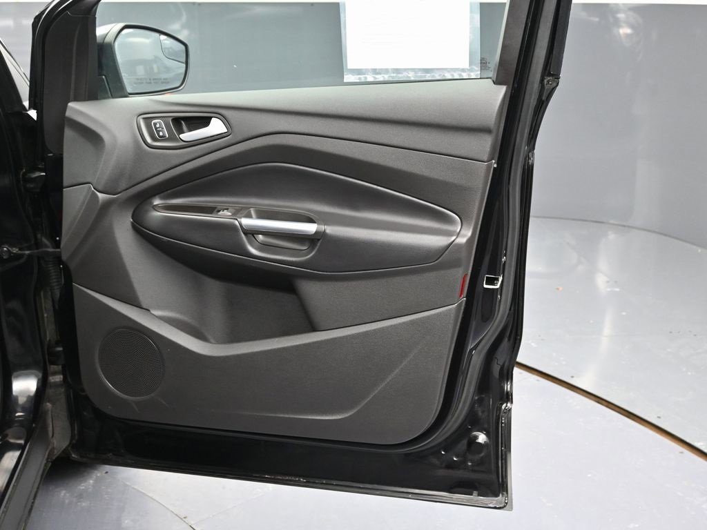 Used 2019 Ford Escape SE image 35