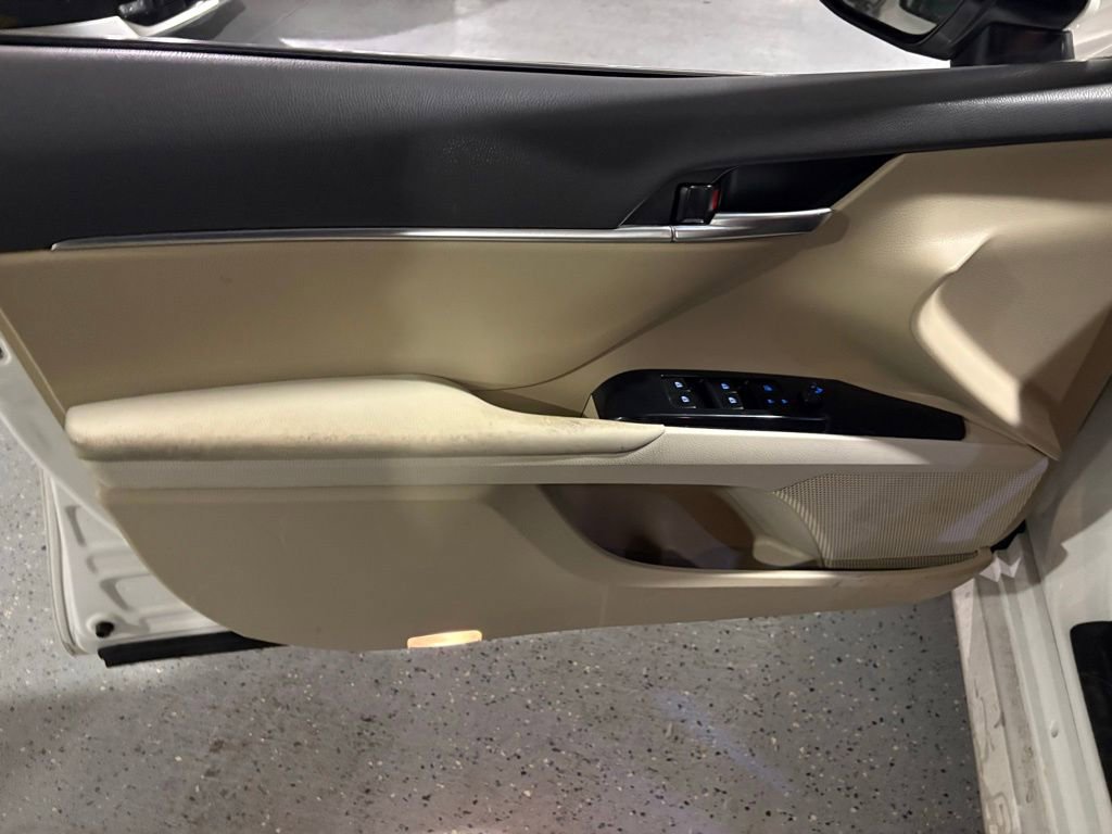 Used 2018 Toyota Camry LE image 11