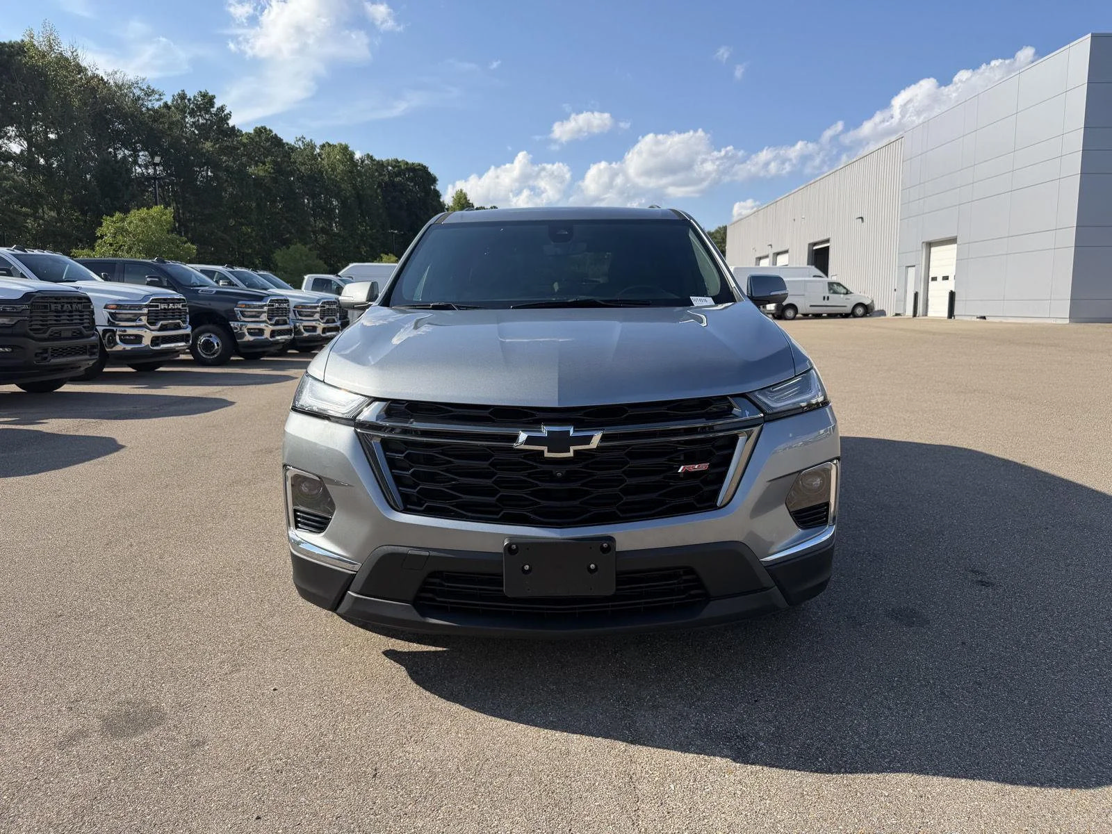 Used 2023 Chevrolet Traverse RS AWD/4WD image 2