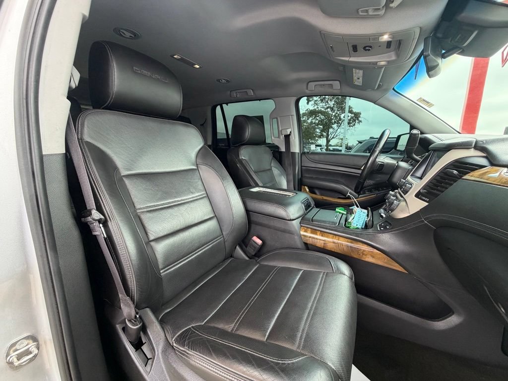 Used 2017 GMC Yukon Denali AWD/4WD image 37
