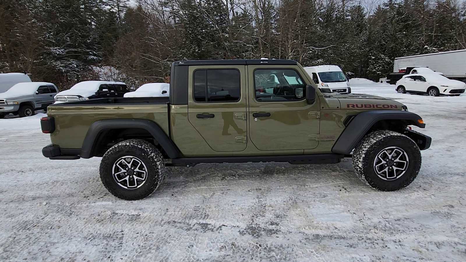 New 2026 Jeep Gladiator Rubicon w/ Steel Bumper Group image 9