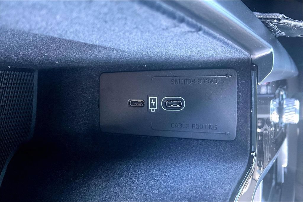 Certified 2023 Volvo XC60 B5 Plus w/ Climate Package AWD/4WD image 34