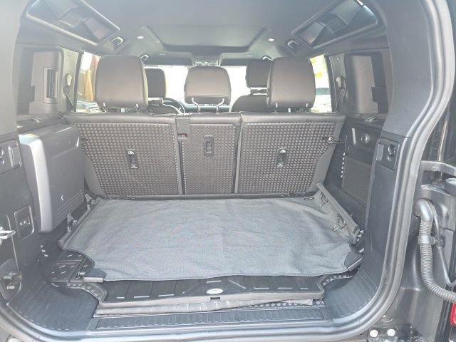 Used 2023 Land Rover Defender 110 X-Dynamic SE image 7