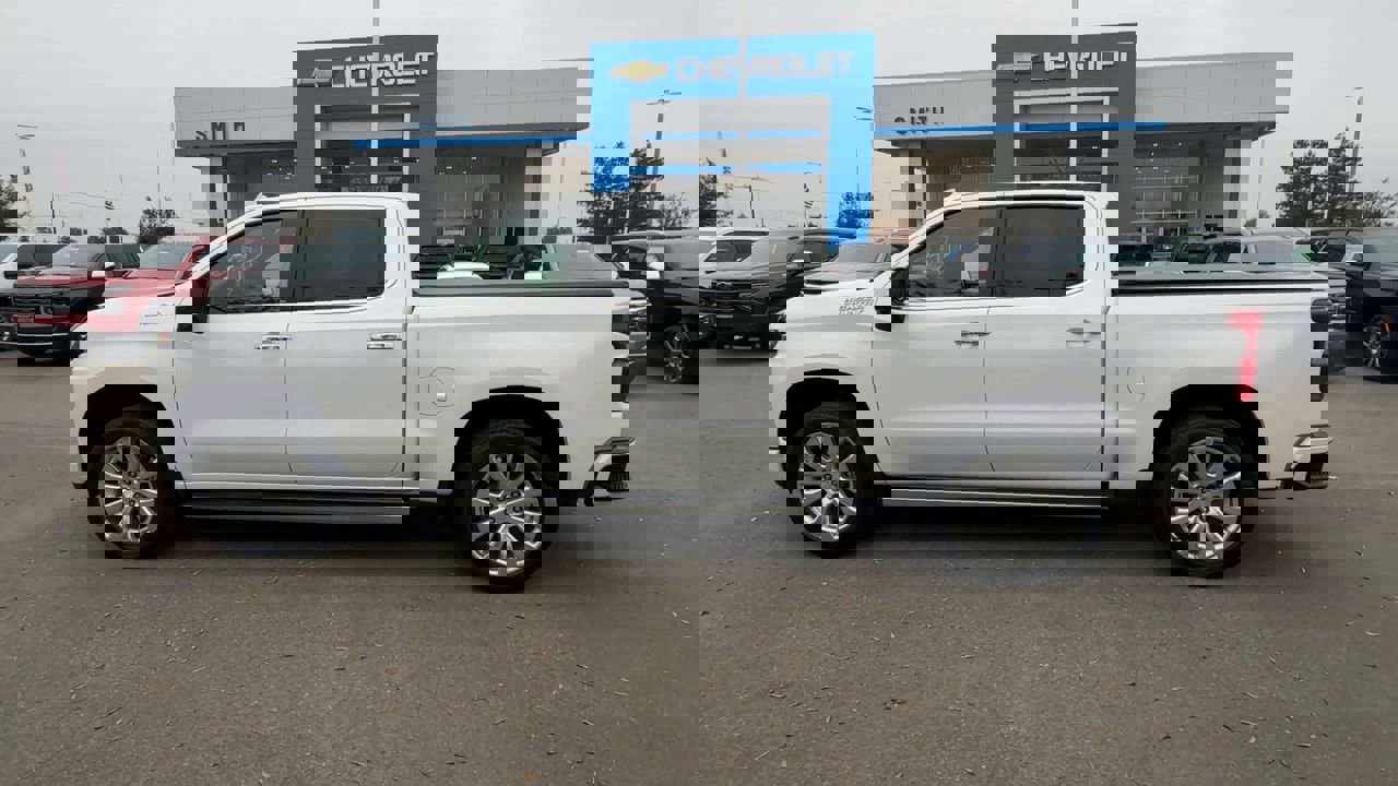 Used 2019 Chevrolet Silverado 1500 High Country w/ Technology Package image 4