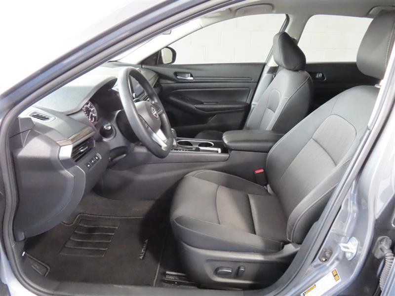 Used 2024 Nissan Altima 2.5 SV FWD image 16