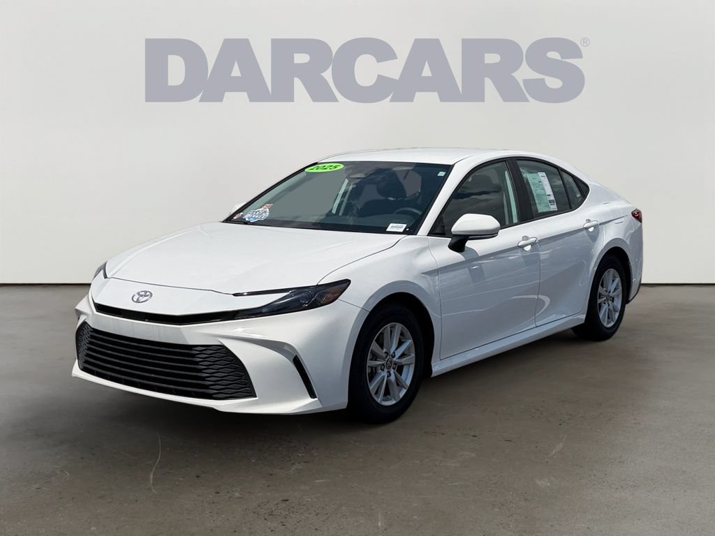Used 2025 Toyota Camry LE FWD image 3