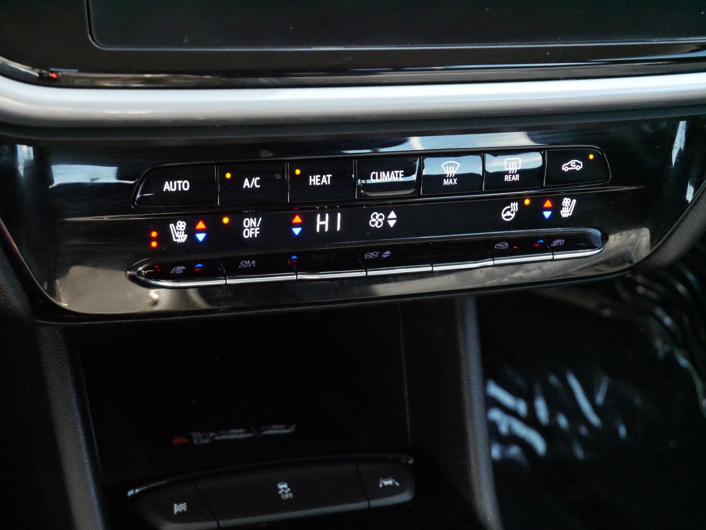 Used 2022 Chevrolet Bolt EUV Premier w/ Sun & Sound Package image 23