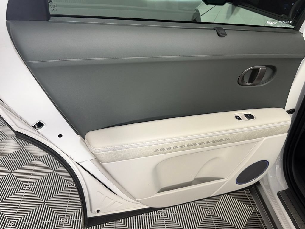 Used 2025 Hyundai Ioniq 5 Limited AWD/4WD image 24