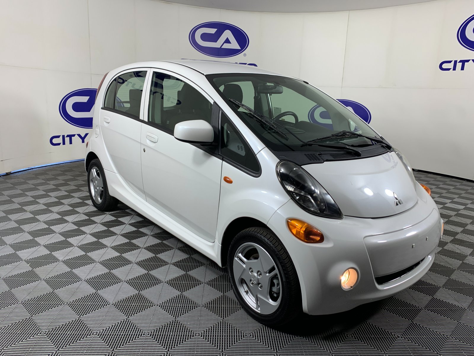 Used 2012 Mitsubishi i SE
