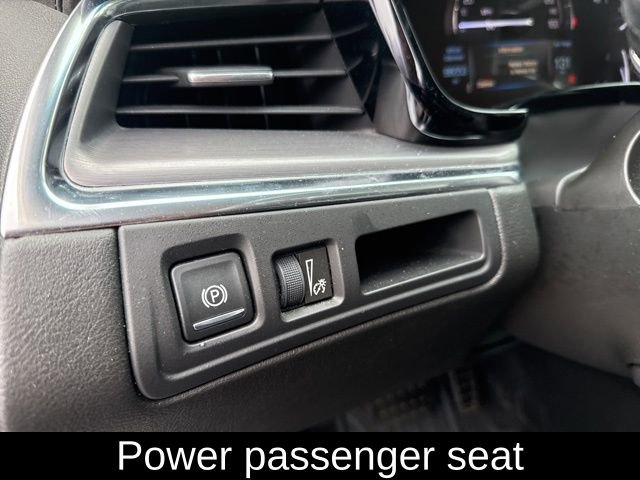 Used 2017 Cadillac XT5 Luxury w/ Driver Awareness Package image 45