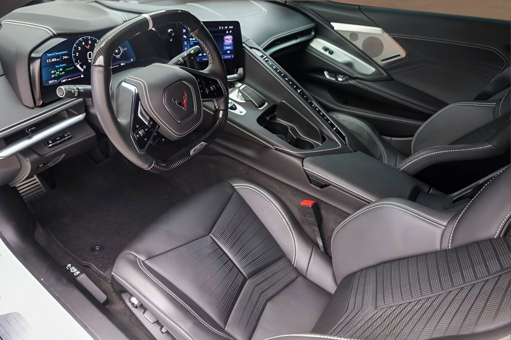 Used 2025 Chevrolet Corvette Z06 RWD image 10